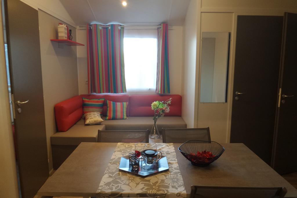 Camping Mobile Home U Sole Marinu Patrimonio Habitación foto