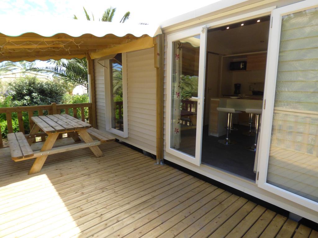 Camping Mobile Home U Sole Marinu Patrimonio Habitación foto